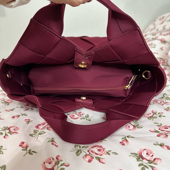 Sol and Selene Resilience bag - Picture 3 of 13